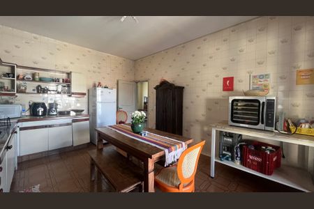 Casa à venda com 350m², 4 quartos e 4 vagas Casa à venda com 350m², 4 quartos e 4 vagasCozinha