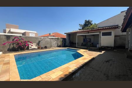 Casa à venda com 350m², 4 quartos e 4 vagas Casa à venda com 350m², 4 quartos e 4 vagasÁrea Externa