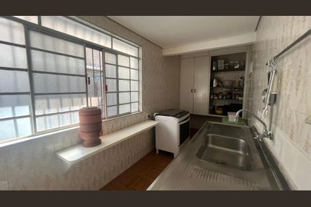 Casa à venda com 350m², 4 quartos e 4 vagas Casa à venda com 350m², 4 quartos e 4 vagasCozinha