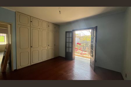 Casa à venda com 350m², 4 quartos e 4 vagas Casa à venda com 350m², 4 quartos e 4 vagasQuarto 1