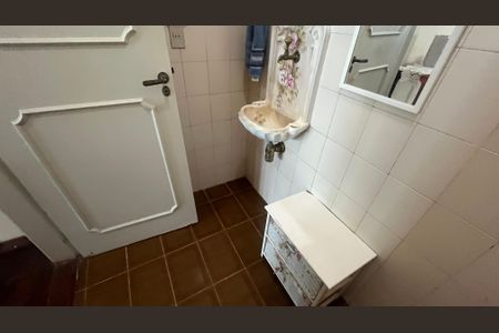 Casa à venda com 350m², 4 quartos e 4 vagas Casa à venda com 350m², 4 quartos e 4 vagasLavabo