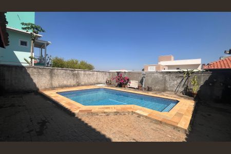 Casa à venda com 350m², 4 quartos e 4 vagas Casa à venda com 350m², 4 quartos e 4 vagasÁrea Externa
