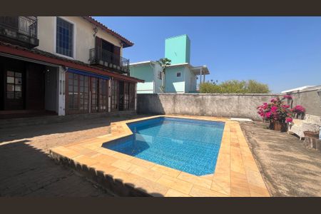 Casa à venda com 350m², 4 quartos e 4 vagas Casa à venda com 350m², 4 quartos e 4 vagasÁrea Externa