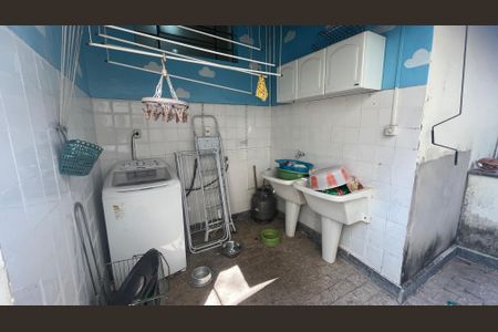 Casa à venda com 350m², 4 quartos e 4 vagas Casa à venda com 350m², 4 quartos e 4 vagasÁrea de Serviço