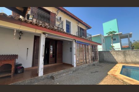 Casa à venda com 350m², 4 quartos e 4 vagas Casa à venda com 350m², 4 quartos e 4 vagasÁrea Externa