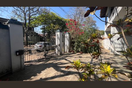 Casa à venda com 350m², 4 quartos e 4 vagas Casa à venda com 350m², 4 quartos e 4 vagasÁrea Externa