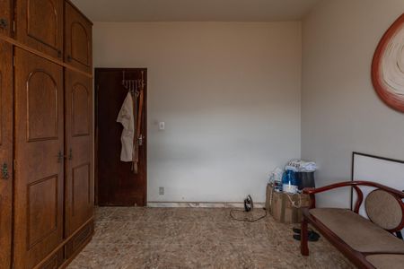 Casa à venda com 360m², 3 quartos e 6 vagas Casa à venda com 360m², 3 quartos e 6 vagasQuarto 2