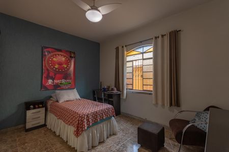 Casa à venda com 360m², 3 quartos e 6 vagas Casa à venda com 360m², 3 quartos e 6 vagasQuarto 1