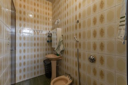 Casa à venda com 360m², 3 quartos e 6 vagas Casa à venda com 360m², 3 quartos e 6 vagasBanheiro Suíte