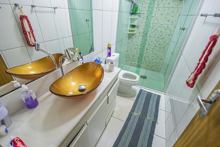 Casa à venda com 114m², 2 quartos e 1 vaga Casa à venda com 114m², 2 quartos e 1 vagaBanheiro