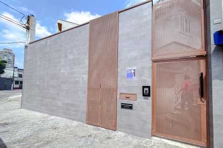 Casa à venda com 144m², 3 quartos e 2 vagas Casa à venda com 144m², 3 quartos e 2 vagasFachada