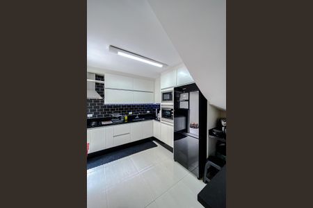 Casa à venda com 144m², 3 quartos e 2 vagas Casa à venda com 144m², 3 quartos e 2 vagasCozinha