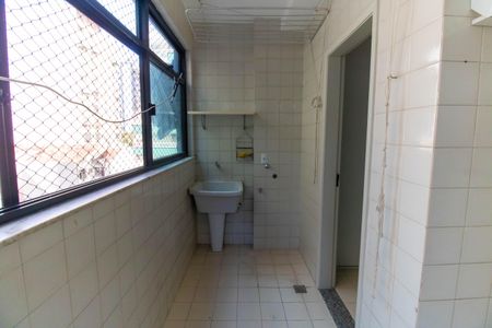 Apartamento à venda com 170m², 4 quartos e 2 vagas Apartamento à venda com 170m², 4 quartos e 2 vagasÁrea de Serviço