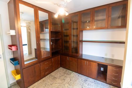 Apartamento à venda com 170m², 4 quartos e 2 vagas Apartamento à venda com 170m², 4 quartos e 2 vagasQuarto 3