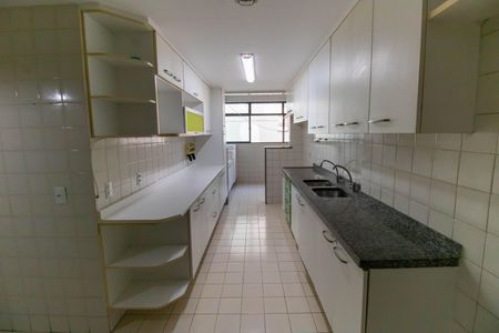 Apartamento à venda com 170m², 4 quartos e 2 vagas Apartamento à venda com 170m², 4 quartos e 2 vagasCozinha