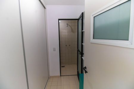 Apartamento à venda com 170m², 4 quartos e 2 vagas Apartamento à venda com 170m², 4 quartos e 2 vagasQuarto de Serviço