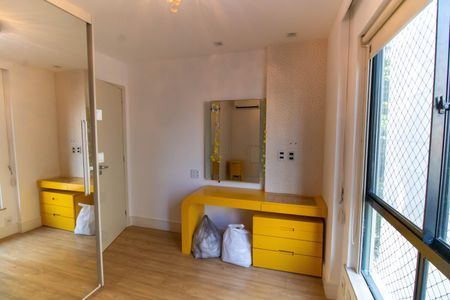 Apartamento à venda com 170m², 4 quartos e 2 vagas Apartamento à venda com 170m², 4 quartos e 2 vagasQuarto 2