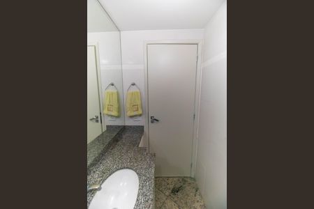 Apartamento à venda com 170m², 4 quartos e 2 vagas Apartamento à venda com 170m², 4 quartos e 2 vagasBanheiro da Suíte