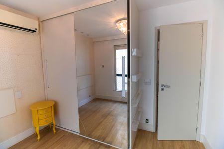 Apartamento à venda com 170m², 4 quartos e 2 vagas Apartamento à venda com 170m², 4 quartos e 2 vagasQuarto 2