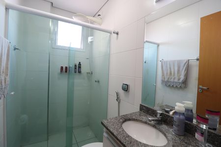 Apartamento para alugar com 74m², 2 quartos e 2 vagasBanheiro Social