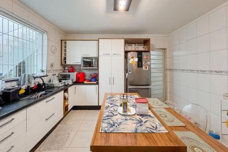 Casa à venda com 150m², 3 quartos e 2 vagas Casa à venda com 150m², 3 quartos e 2 vagasCozinha