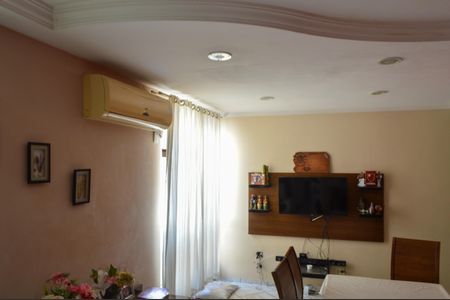 Apartamento à venda com 100m², 3 quartos e 2 vagasSala