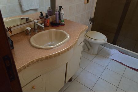 Apartamento à venda com 100m², 3 quartos e 2 vagasBanheiro da Suíte 1