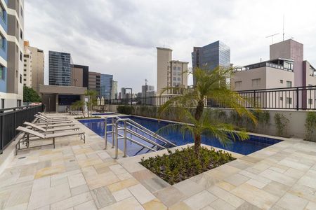 Apartamento à venda com 105m², 3 quartos e 2 vagas Apartamento à venda com 105m², 3 quartos e 2 vagasÁrea comum - Piscina 2