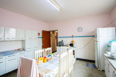 Casa à venda com 471m², 4 quartos e 3 vagasCozinha