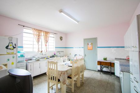 Casa à venda com 471m², 4 quartos e 3 vagasCozinha