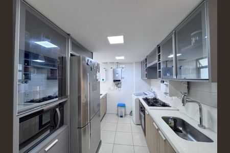 Apartamento à venda com 100m², 2 quartos e 1 vagaCozinha e Área de Serviço