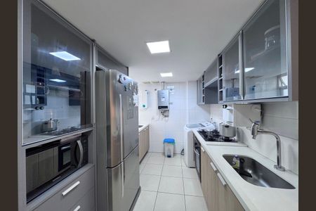 Apartamento à venda com 100m², 2 quartos e 1 vagaCozinha e Área de Serviço