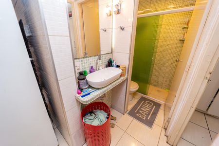 Apartamento à venda com 57m², 2 quartos e 1 vaga Apartamento à venda com 57m², 2 quartos e 1 vagaBanheiro