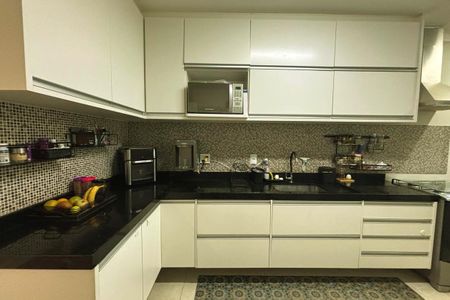 Apartamento à venda com 106m², 3 quartos e 2 vagasCozinha