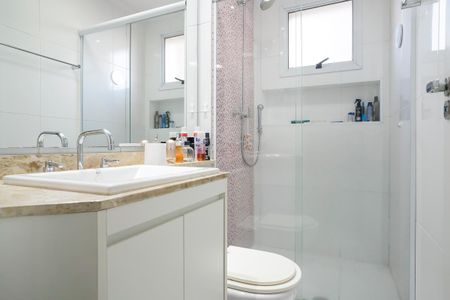 Apartamento à venda com 80m², 3 quartos e 2 vagasBanheiro da suíte