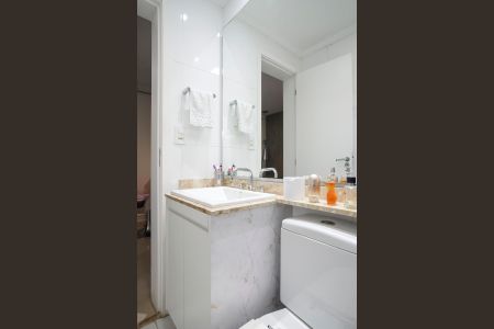 Apartamento à venda com 80m², 3 quartos e 2 vagasBanheiro da suíte