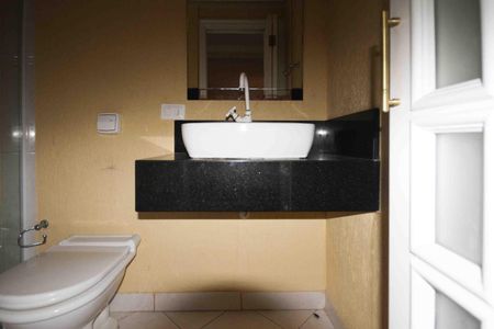 Apartamento à venda com 140m², 2 quartos e 2 vagas Apartamento à venda com 140m², 2 quartos e 2 vagasBanheiro de serviço