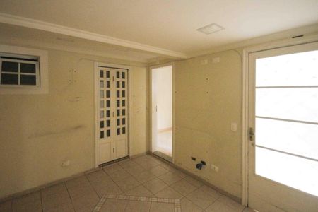 Apartamento à venda com 140m², 2 quartos e 2 vagas Apartamento à venda com 140m², 2 quartos e 2 vagasQuarto de Serviço