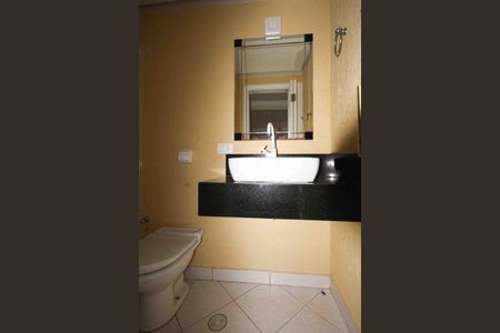 Apartamento à venda com 140m², 2 quartos e 2 vagas Apartamento à venda com 140m², 2 quartos e 2 vagasBanheiro de serviço