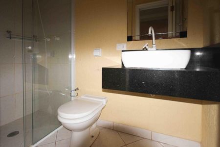 Apartamento à venda com 140m², 2 quartos e 2 vagas Apartamento à venda com 140m², 2 quartos e 2 vagasBanheiro de serviço