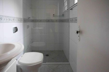 Apartamento à venda com 140m², 2 quartos e 2 vagas Apartamento à venda com 140m², 2 quartos e 2 vagasBanheiro da Suite 2