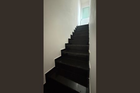 Apartamento à venda com 105m², 2 quartos e 1 vagaEscada