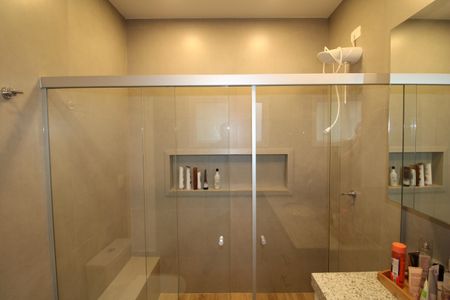 Casa à venda com 160m², 2 quartos e 2 vagasBanheiro Suíte 1