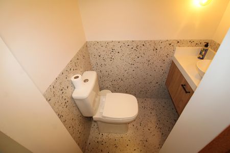 Casa à venda com 160m², 2 quartos e 2 vagasLavabo