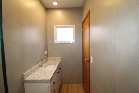 Casa à venda com 160m², 2 quartos e 2 vagasBanheiro