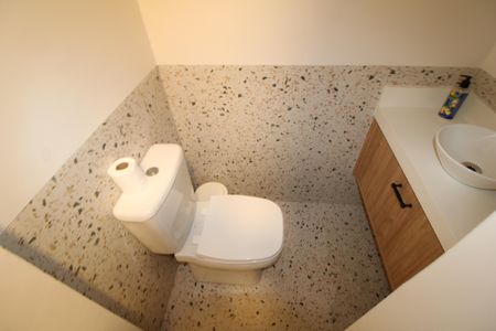 Casa à venda com 160m², 2 quartos e 2 vagasLavabo