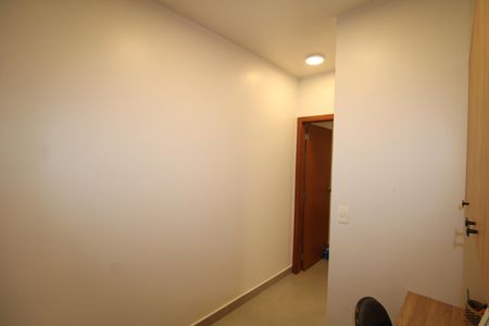 Casa à venda com 160m², 2 quartos e 2 vagasEscritório