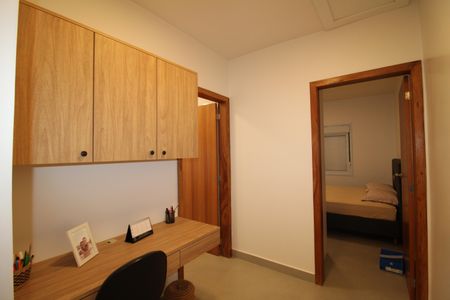 Casa à venda com 160m², 2 quartos e 2 vagasEscritório