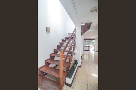 Casa à venda com 175m², 4 quartos e sem vaga Casa à venda com 175m², 4 quartos e sem vagaCorredor