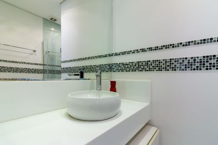 Apartamento à venda com 60m², 2 quartos e 1 vaga Apartamento à venda com 60m², 2 quartos e 1 vagaBanheiro da Suíte 1